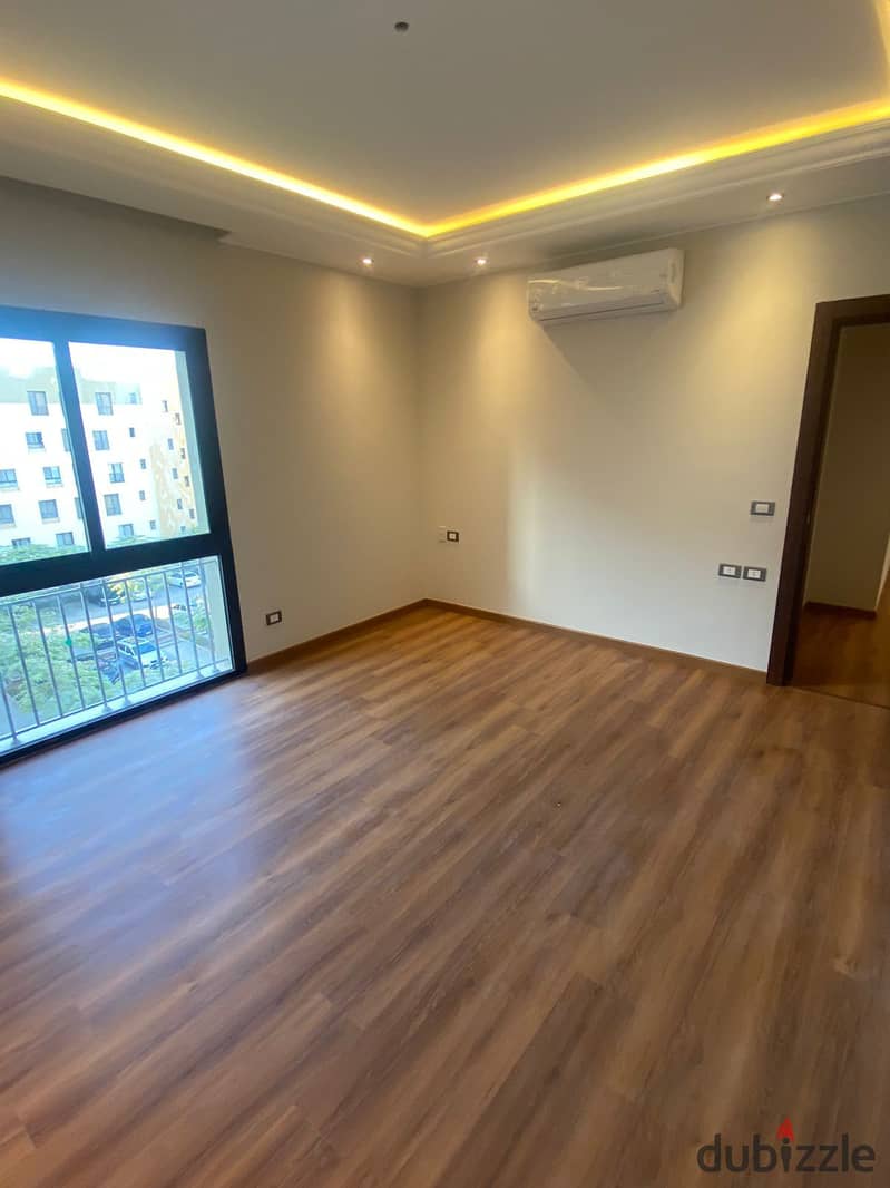 penthouse apartment 300 m for rent in sodic east town compound in prime location fully finished 10