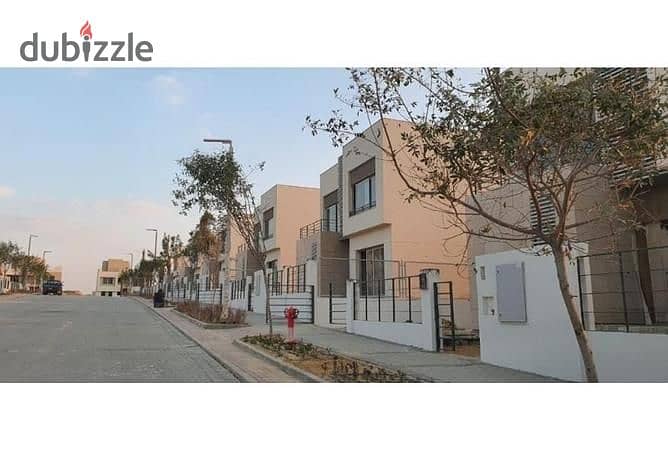 for sale town house middle 224 m in prime location in palm hills new cairo 3