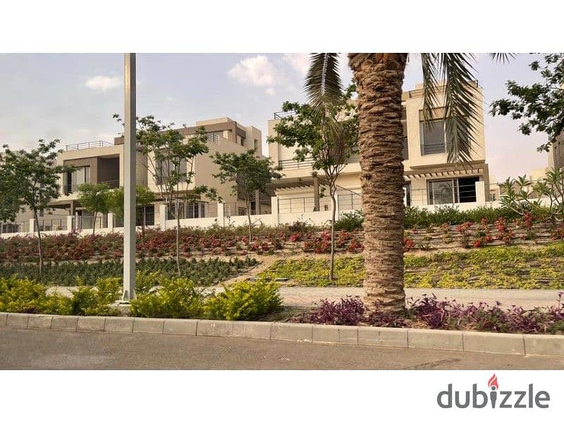 Town house Corner At the old price with the lowest down payment  in palmhills new cairo 10