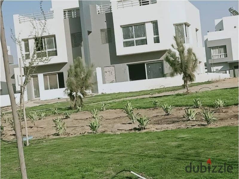 For sale Twin House Bahri a very special location view landscape in hyde park compound 12