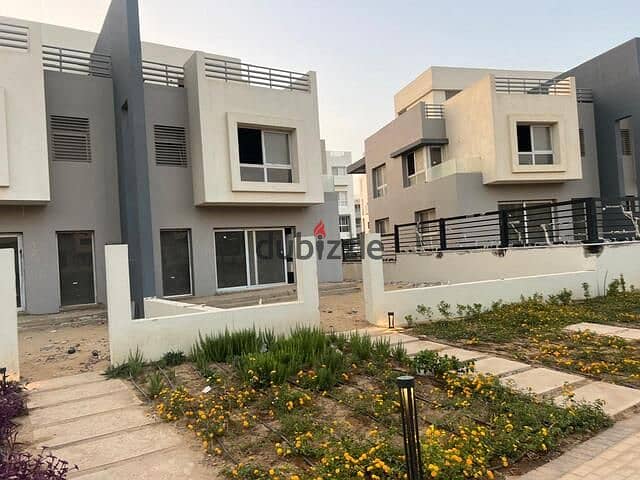 Townhouse with prime location in Hyde Park, down payment and immediate installments 8