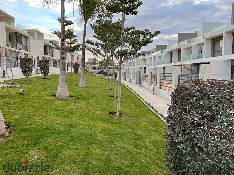 Townhouse Middle At the old price with the lowest down payment  in Almarasem new cairo 8