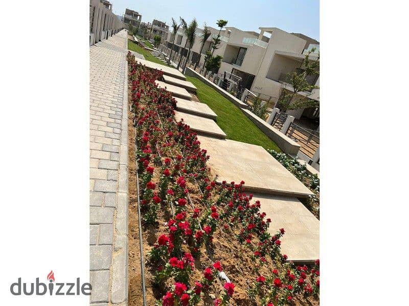 Townhouse Middle At the old price with the lowest down payment  in Almarasem new cairo 13