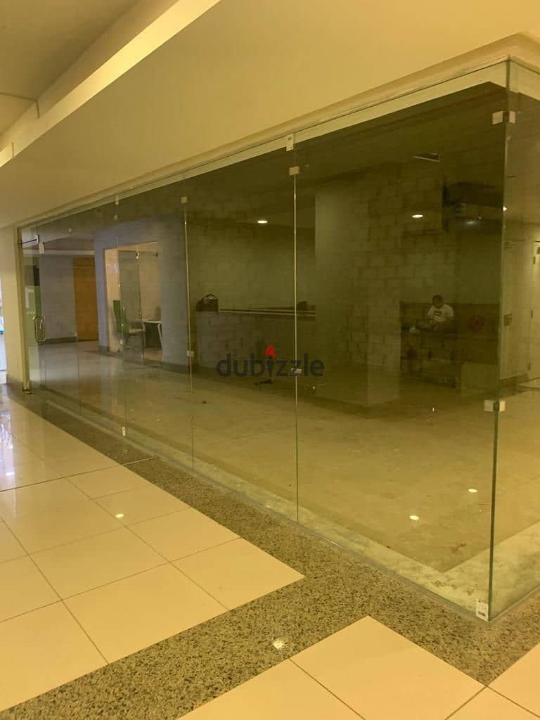 A shop 49m at the lowest price in the market in the best location in Avenue Mall Al Rehab,with a distinctive facade 5