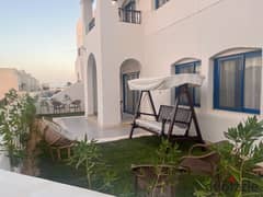 Townhouse for sale, fully finished, including furnishings and appliances, ready to move, steps away from the sea 0