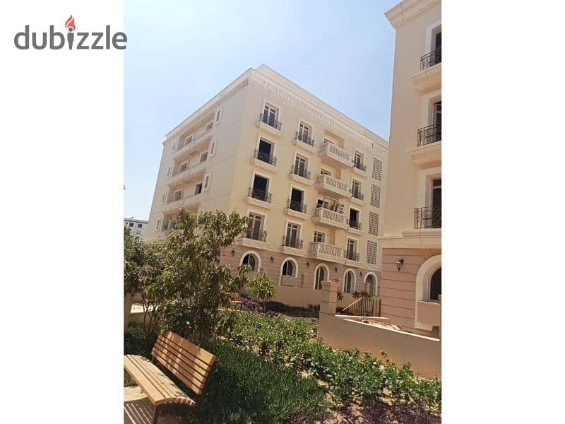 Apartment for sale Ready to move prime location under market price bahary view landscape in Compound hyde park 9