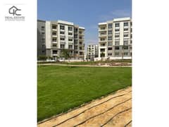 Prime location apartment for sale in Greens Hyde Park Compound - New Cairo 0