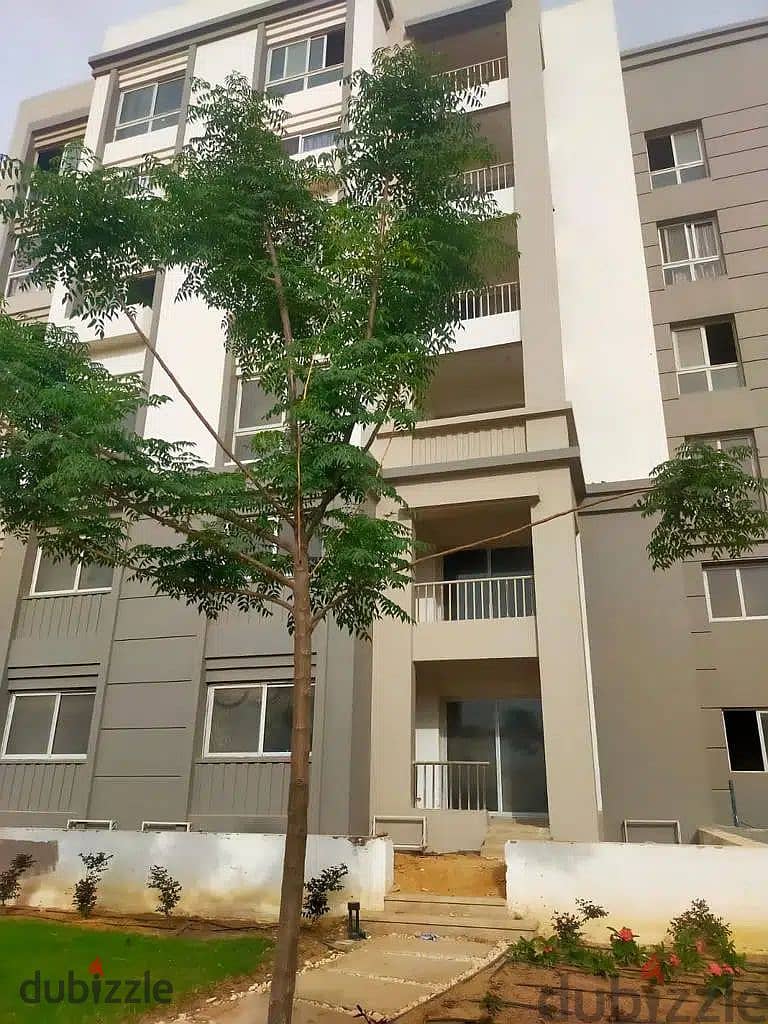 Apartment Direct on land scape for sale (greens) Hyde Park 4