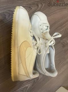 nike cortez size 37