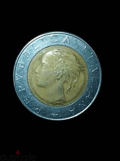 Italian REPVBBLICA ITALIANA L. 500 coin Italy 1982