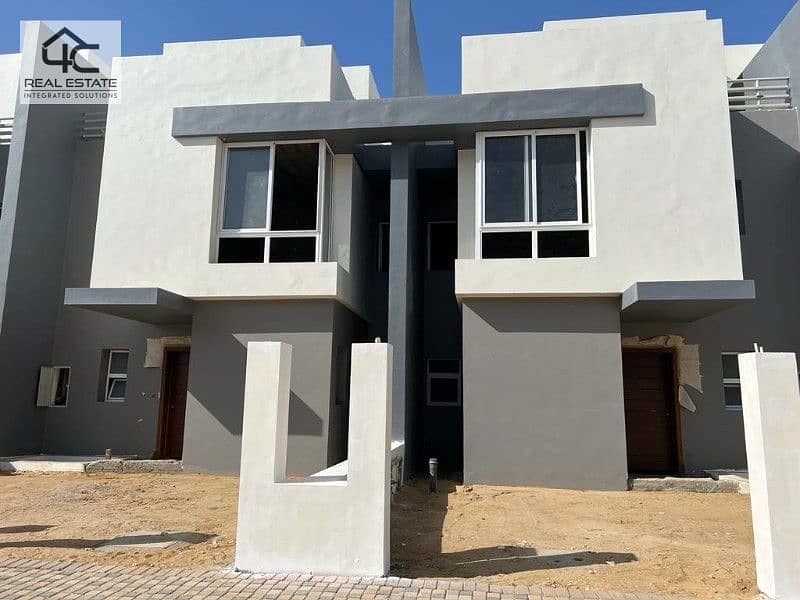 for sale townhouse 208m with installments prime location view landscape in Hyde Park Compound, Fifth Settlement 3