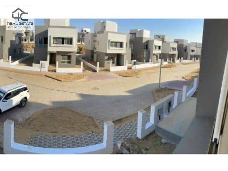 for sale townhouse 208m with installments prime location view landscape in Hyde Park Compound, Fifth Settlement 11