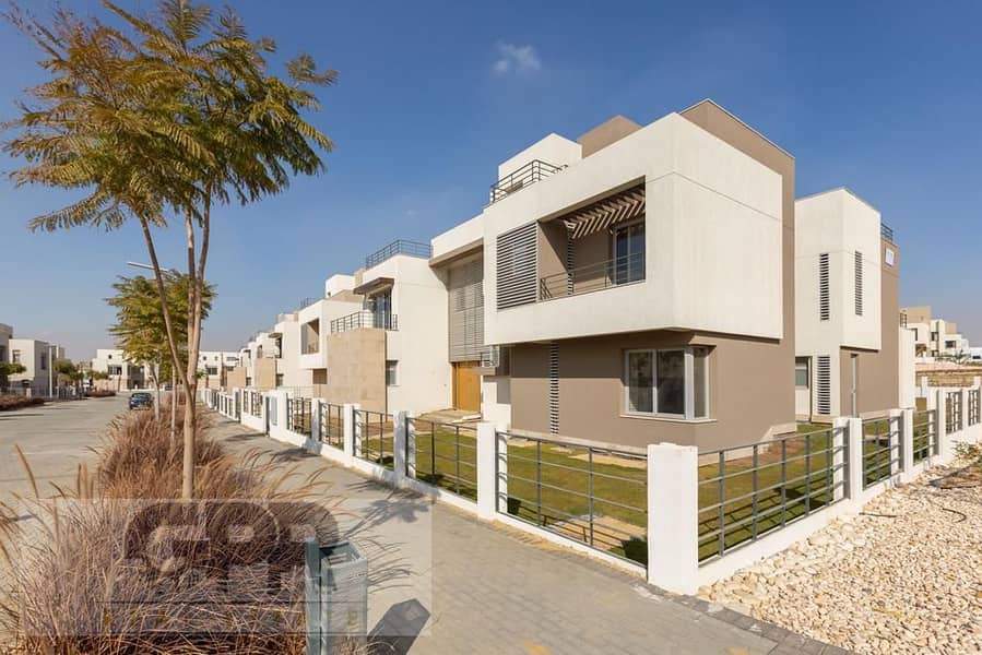 VILLA for sale at Palm Hills New Cairo Next to AUC 2