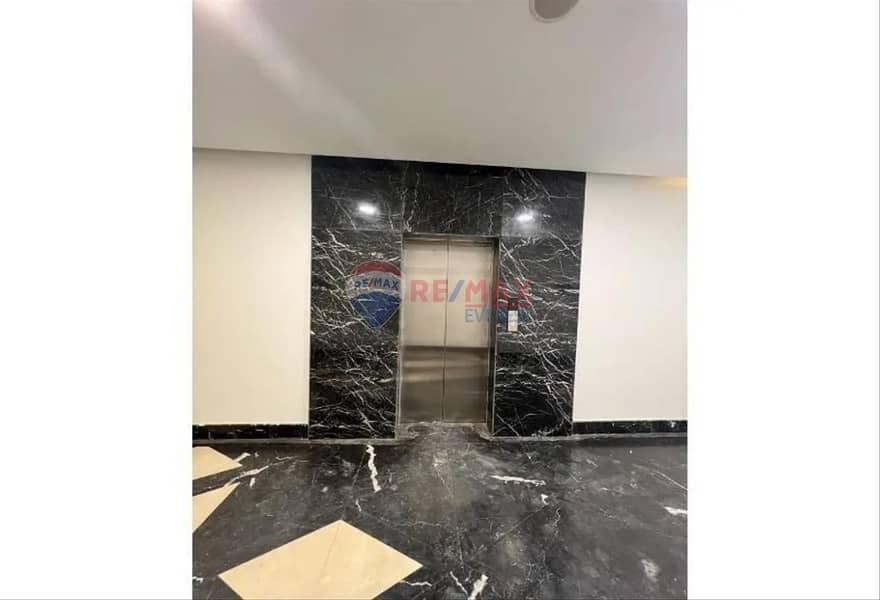 Clinic for rent at Kazan Plaza -Behind Mall of Arabia 9