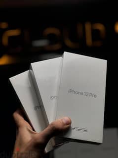 للبيع بسعر مميز وعرض لمده يومين iPhone 12 pro 256 GB جديد بضمان الوكيل