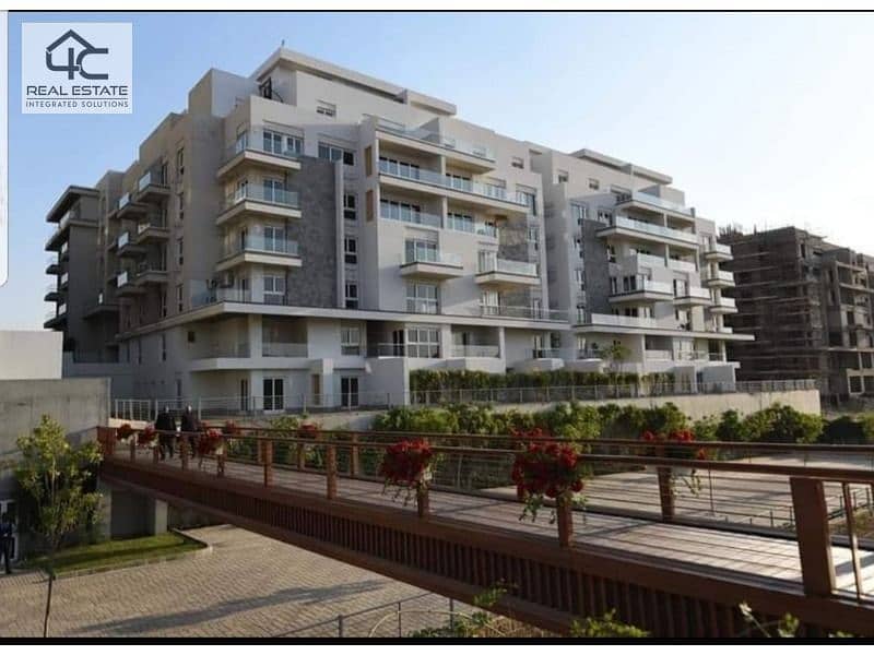 Apartment garden for sale ready to move prime locatiom view landscape under market price in Mountain View icity club park 12