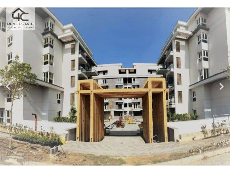 Apartment garden for sale ready to move prime locatiom view landscape under market price in Mountain View icity club park 5