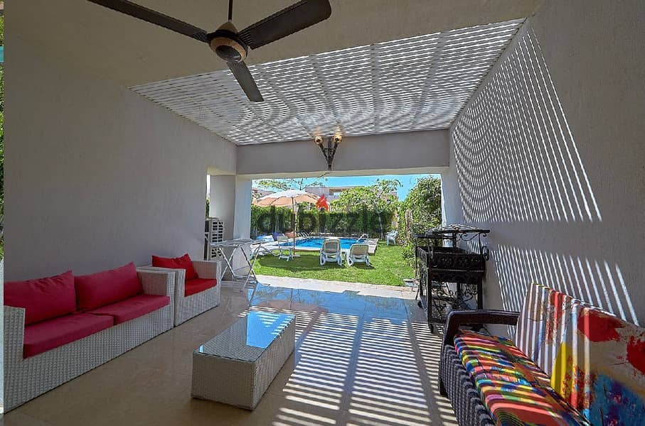 Villa *Resale* for sale, fully finished with furniture and appliances, Ready To Move  in Hacienda White | Swimming pool and private garden 4