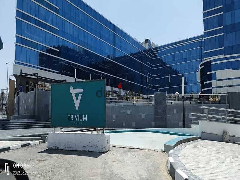 مكتب ادارى بموقع مميز  58 متر للايجار  فى Trivium square 1