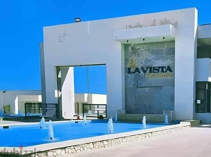 شالية استلام فوري في -lavista cascada- ارضي + جاردن 2