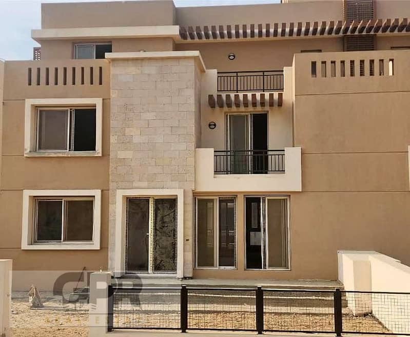 4rooms Duplex +private garden front of airport gate next to taj sultan / بسعر مميز معروض للبيع دوبلكس دورين بحري في تاج مطل على فلل فقط 7