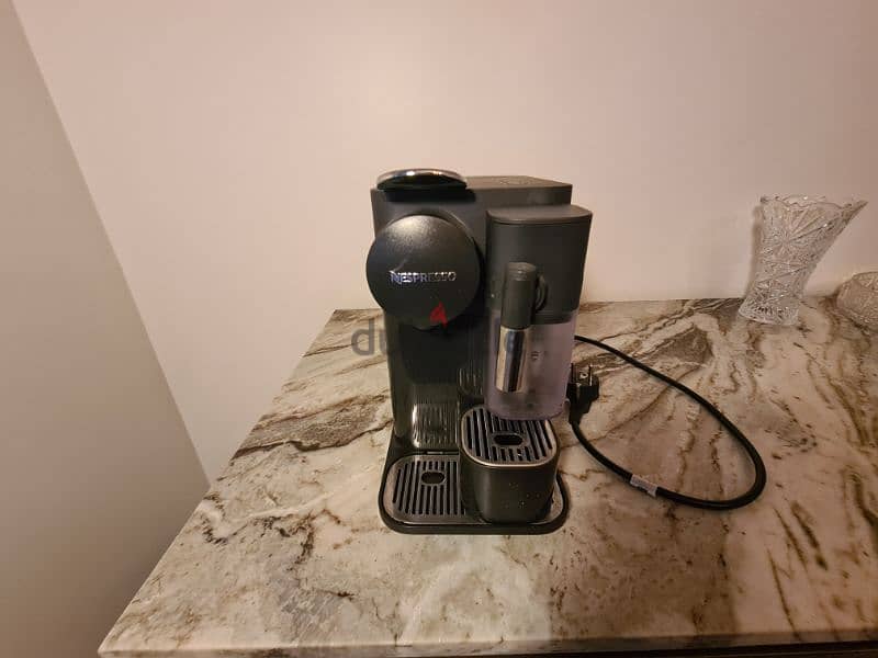 Nespresso Lattissima Coffee Machine 3