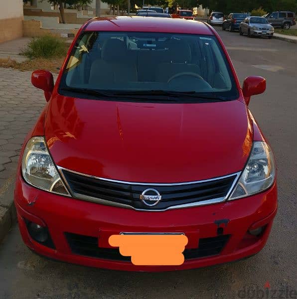 Nissan Tiida 2012 1