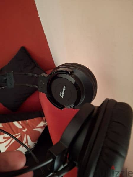 Samson SR880 Studio Headphones 3