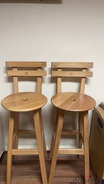 wooden chairs 0