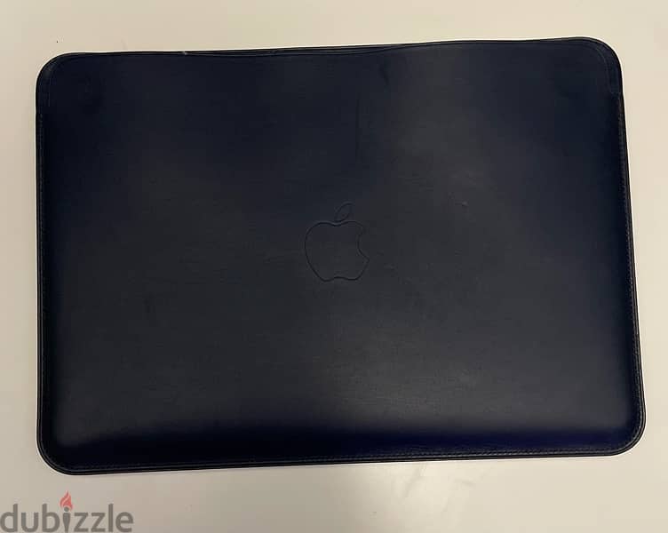 MacBook (Retina, 12-inch, Early 2015) with apple orignal cover and box 6