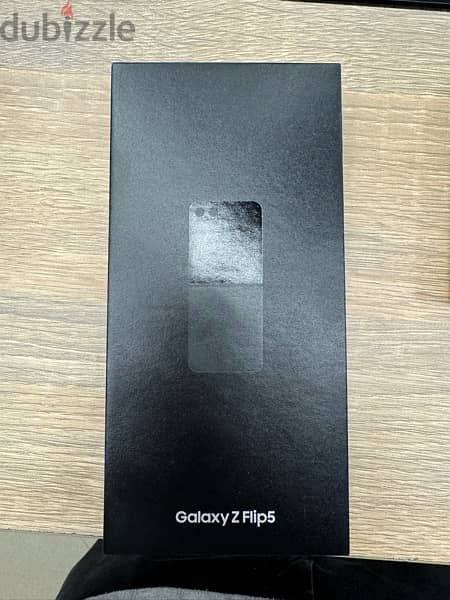 Graphite Samsung Z Flip 5 **Sealed** For Sale 1