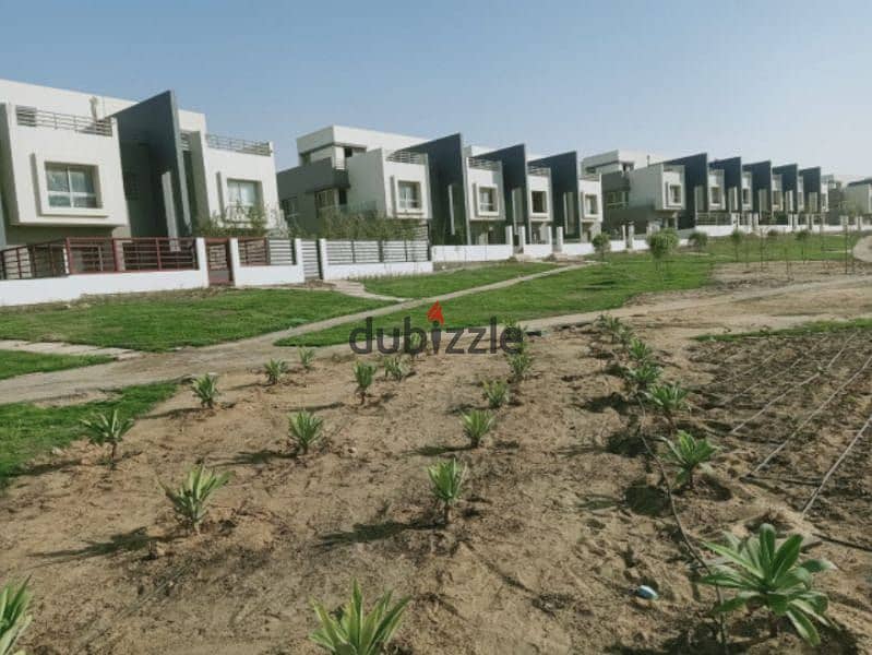 Town for sale with landscape view in installments in Hyde Park, Fifth Settlement, 215 m 3