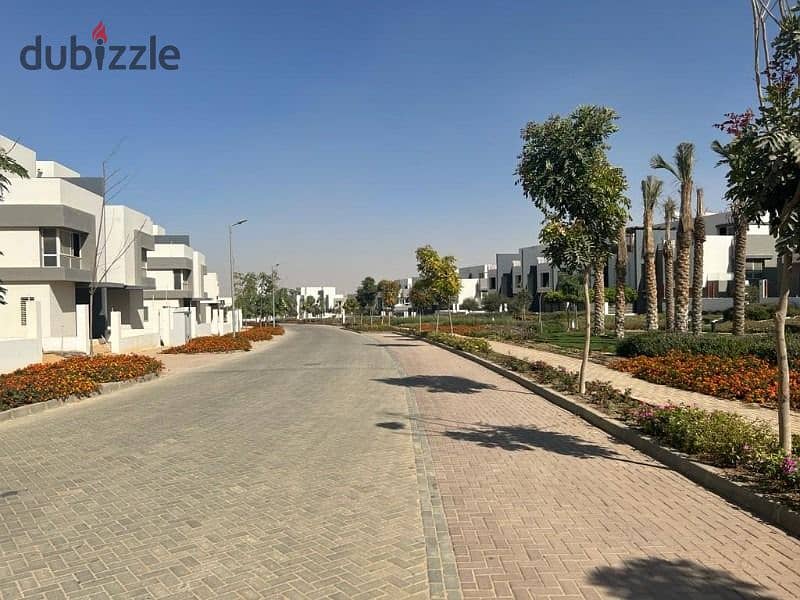 Town for sale with landscape view in installments in Hyde Park, Fifth Settlement, 215 m 5