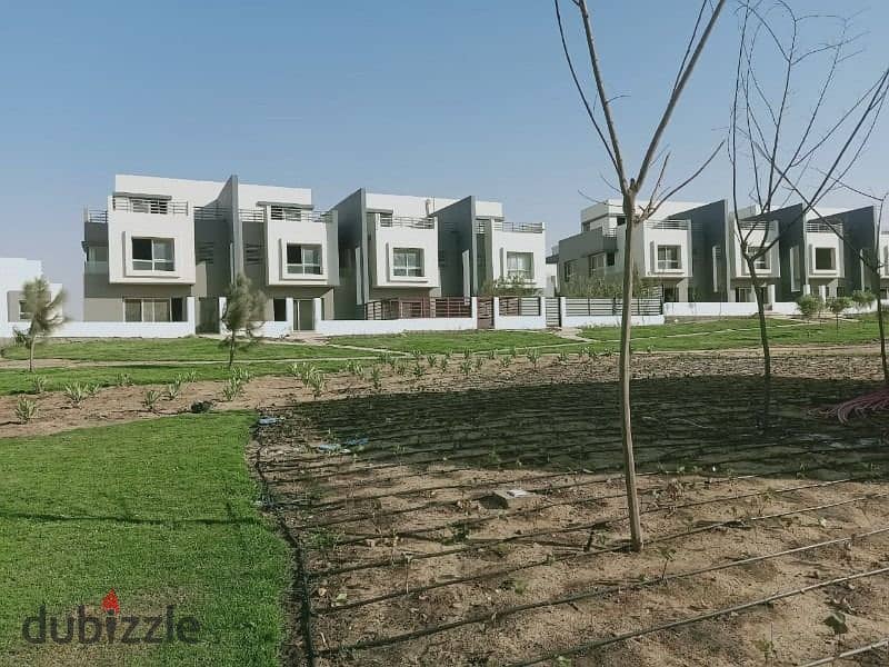 Town for sale with landscape view in installments in Hyde Park, Fifth Settlement, 215 m 6