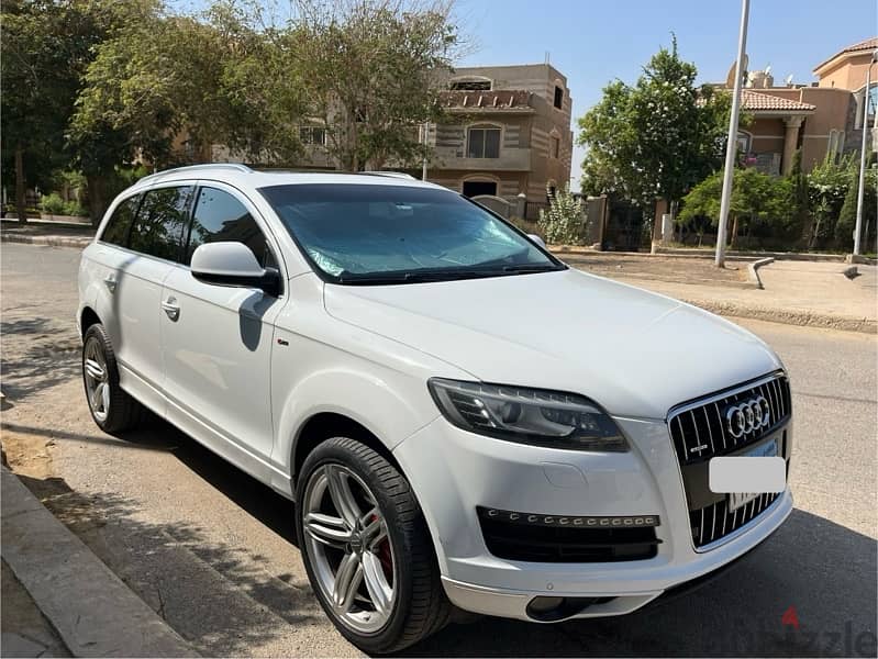 Audi Q7 2011 1