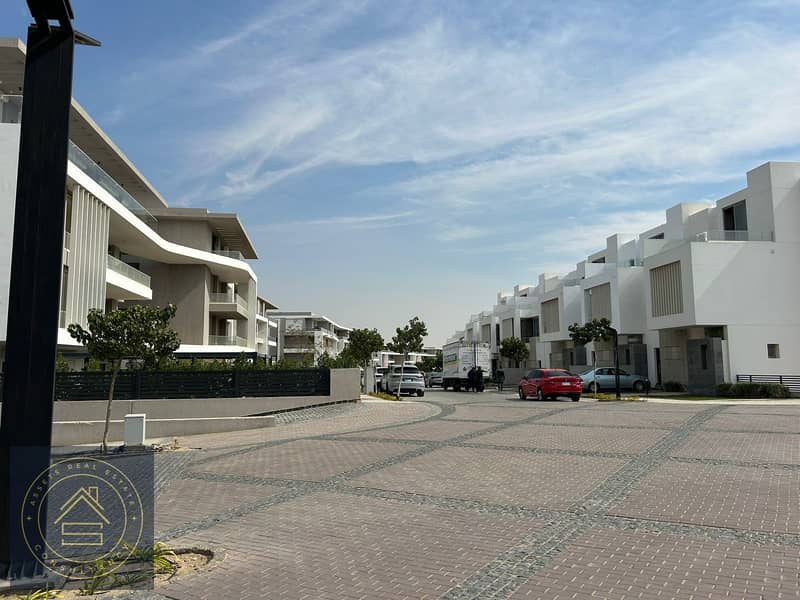 فيلا تاون هاوس RESALE برايم لوكيشن استلام فوري في جولز التوسعات الشرقية بأقل سعر  JOULZ PRIME LOCATION TOWNHOUSE FOR SALE 2