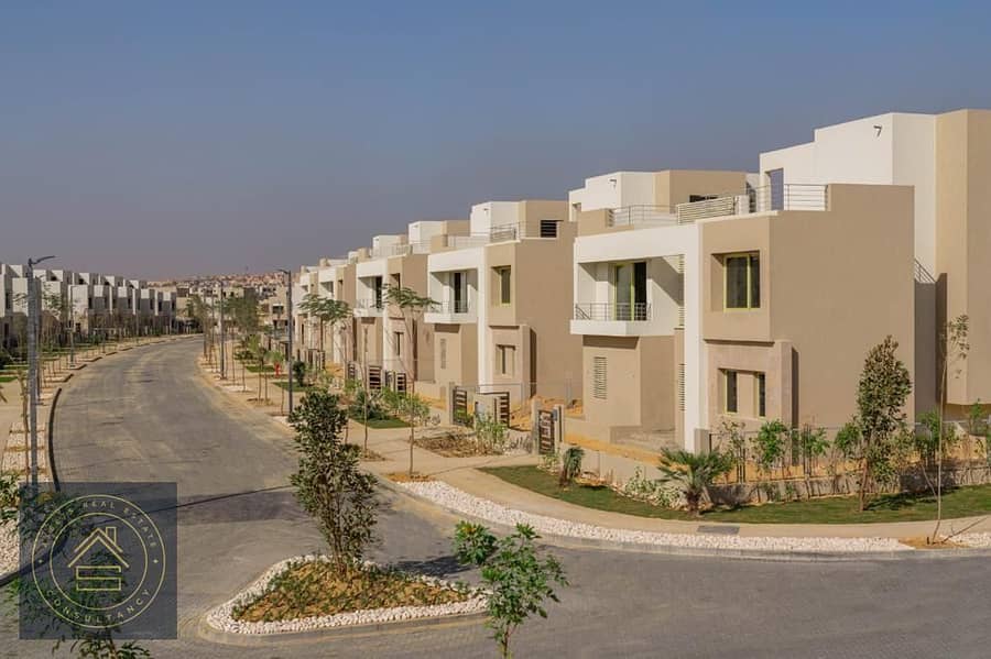 Resale Townhouse corner Villa at Palm Hills The Crown Eastern Expansions , 5 Minutes from Sheikh Zayed City 1