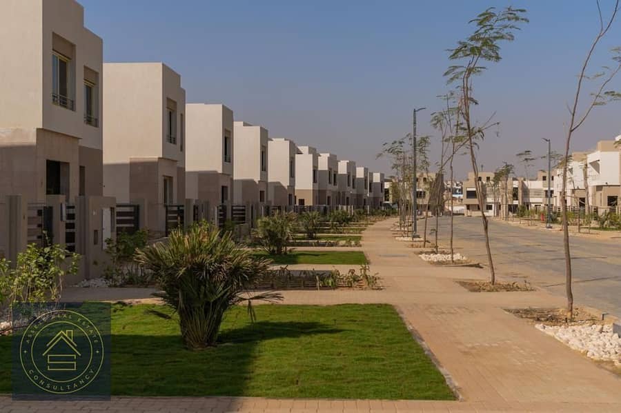 Resale Townhouse corner Villa at Palm Hills The Crown Eastern Expansions , 5 Minutes from Sheikh Zayed City 6