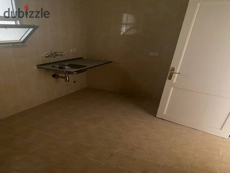 Apartment for rent in Madinaty, area 133 square meters, B6, wide garden view, in front of services 5