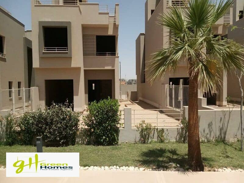 Twin House 320m for sale with very prime location and good price and installments in Palm Hills New Cairo 3