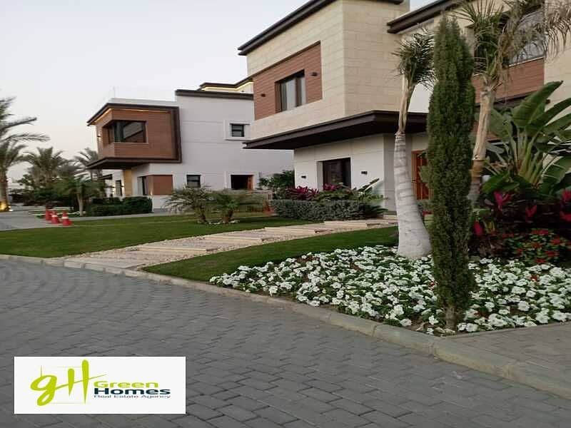 Town House for sale With Installments In Azzar 2 1