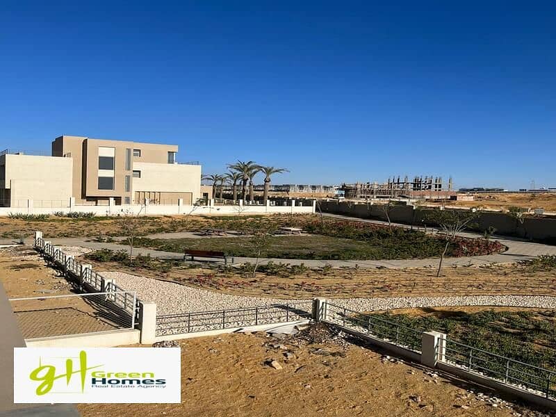 Town House Middle for sale under market price and best down payment and very prime location in Palm Hills New Cairo 2