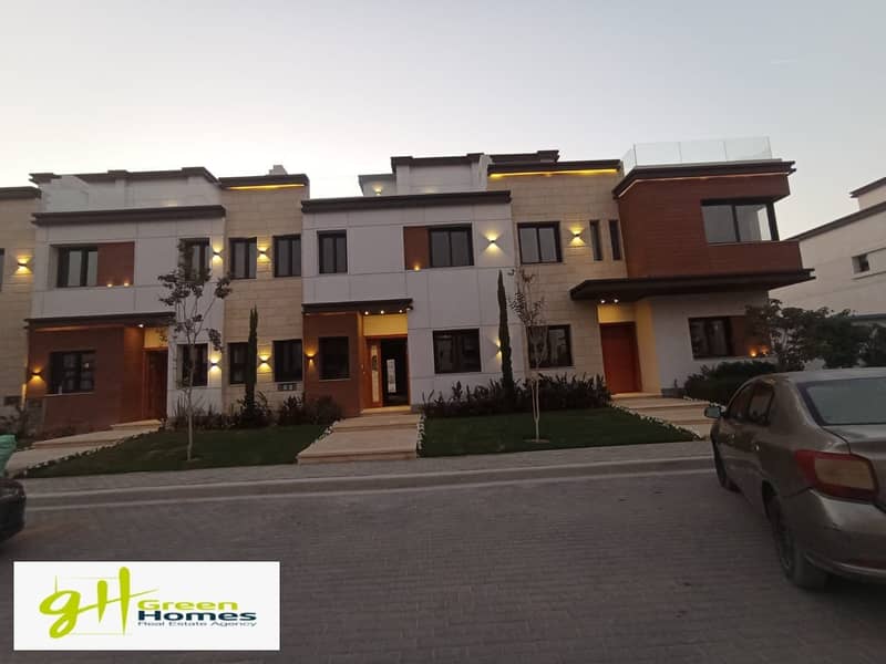 Town House middle for sale In Azzar 2 5