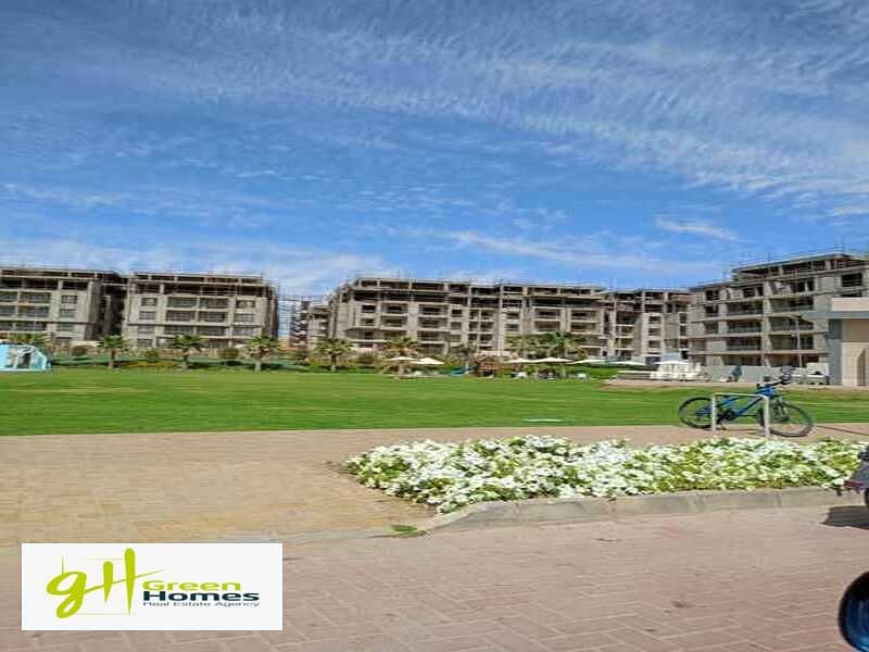 Apartment 160 M For Sale Ready to move at Fifth square - El Marasem 2