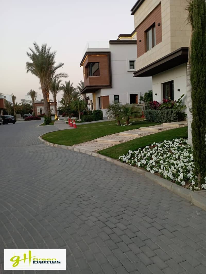 Amazing Town House at Azzar 2 For sale 3