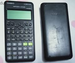 الة حاسبة Casio FX-82se