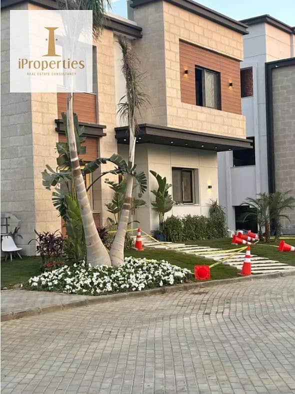 Ready to Move Townhouse in Azzar 2 New Cairo Lowest price in Market 1