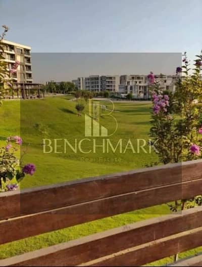 Garden apartment for sale near the Kempinski Hotel and Cairo International Airport, with a distinctive division and an open sea view