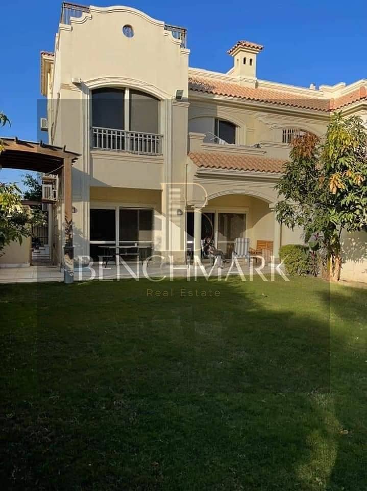 Townhouse villa 220m for sale in La Vista El Patio 5 East Shorouk City next to the airport immediate delivery in installments over 5 years No interest 3