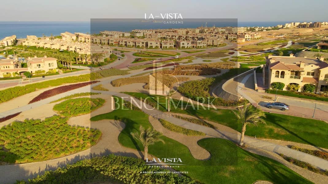 شاليه للبيع استلام فوري ارضي بجاردن 150 متر في قرية لافيستا جاردنز العين السخنه بجوار بورتو Lavista Gardens Ain Sokhna Village Swimming pool view 6